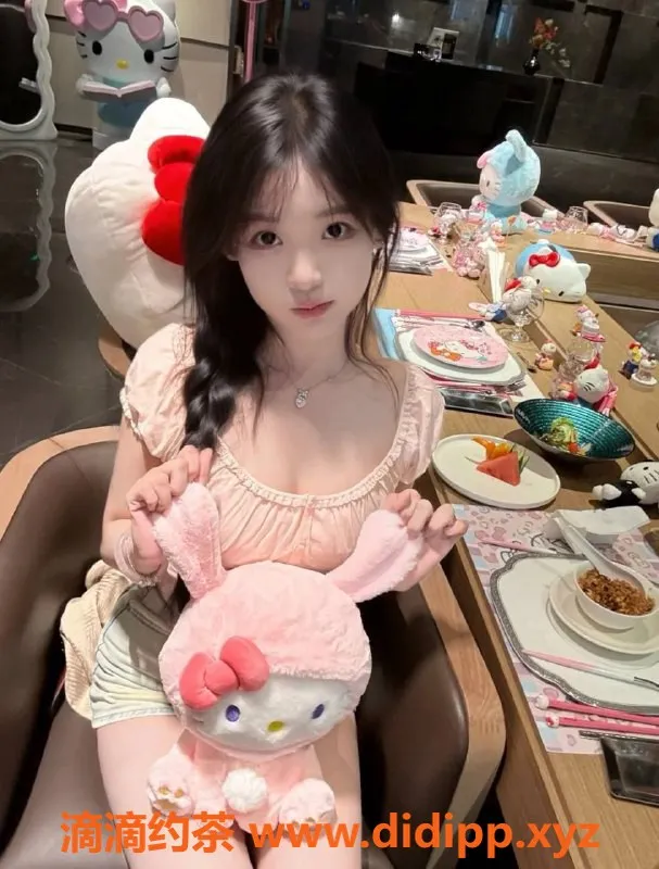 杭州上门服务-21岁盼盼，身高168，45kg，温柔茶费1500