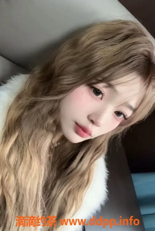 常州楼凤资源信息,武进18岁嫩妹，165高98体，专享特服体验