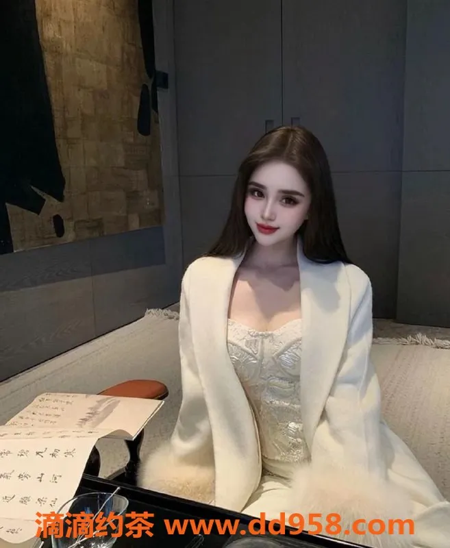 常州楼凤-武进混血网红，167身高D罩杯，服务多样