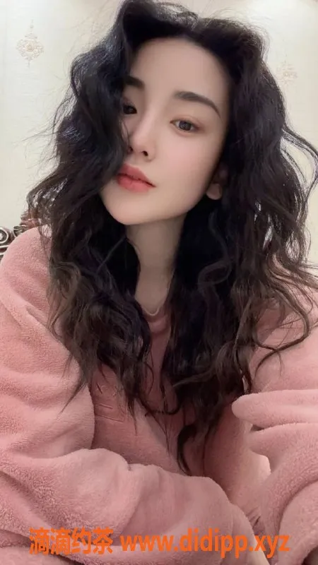 惠州楼凤-河南岸小曼曼，22岁E胸，700元起服务