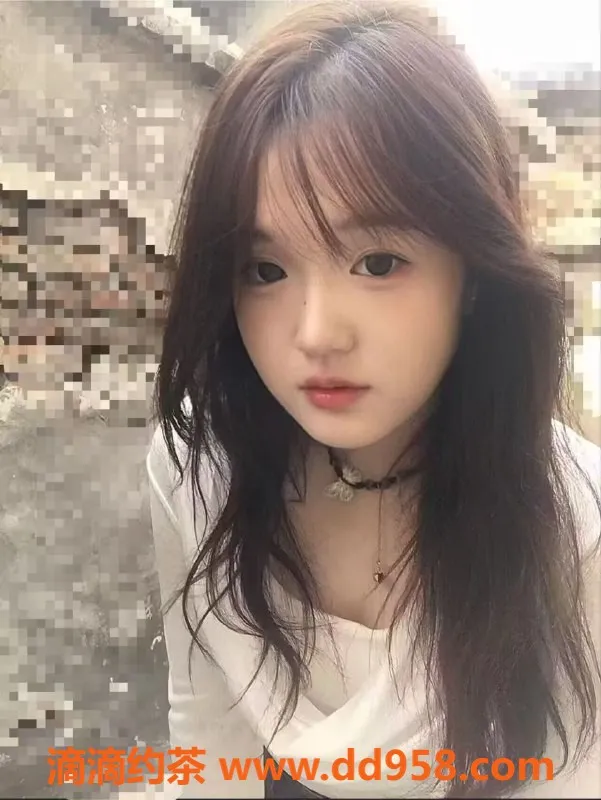 常州楼凤资源信息,武进18岁嫩妹果果，160cm，90斤，陪浴服务