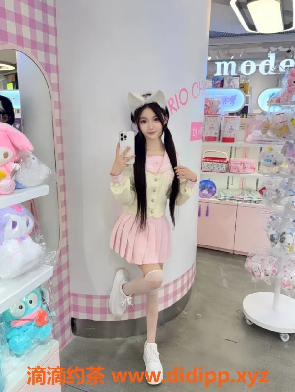 无锡楼凤-滨湖区18岁傻白甜，舌吻69无套体验！