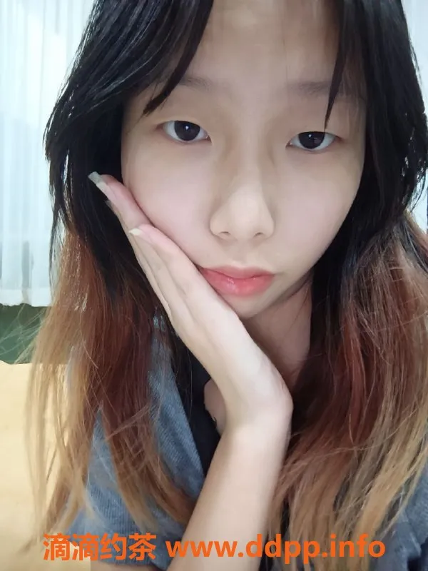 成都楼凤-晶晶：160/82偏瘦，服务热情，口技与69皆佳