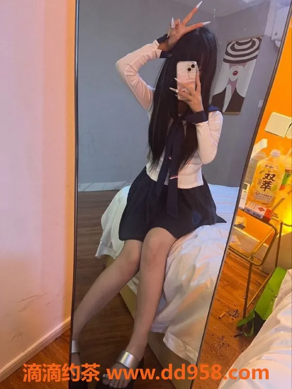 常州楼凤-武进小萌妹 162高105重 C罩杯 600元起
