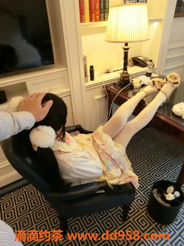 无锡楼凤-锡山区小萝莉，身高153，40kg，服务多样