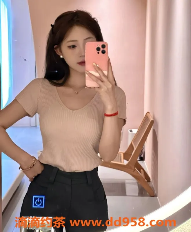 常州楼凤资源信息,常州20岁新茶，颜值9分，轻松约600元全套服务