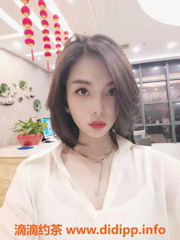 广州楼凤-天河区24岁模特维维，170高、53重，价格公道