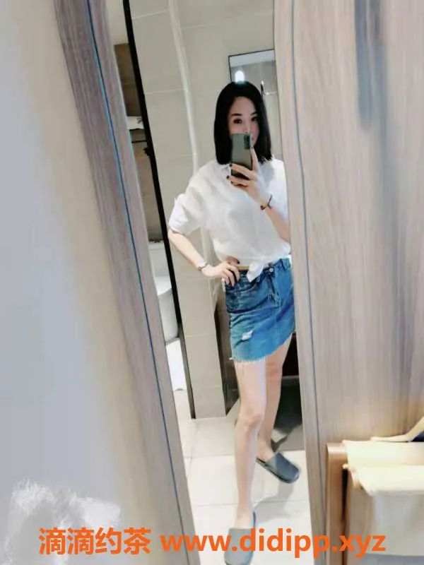 广州楼凤-天河区24岁模特维维，170高、53重，价格公道