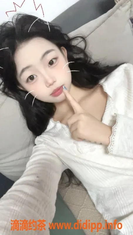 无锡楼凤-滨湖区顶级嫩妹欣怡，1100元体验无套服务