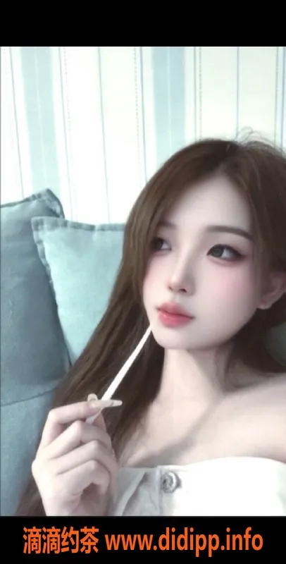 常州楼凤-武进19岁嫩妹酱酱，162高90体重陪浴服务