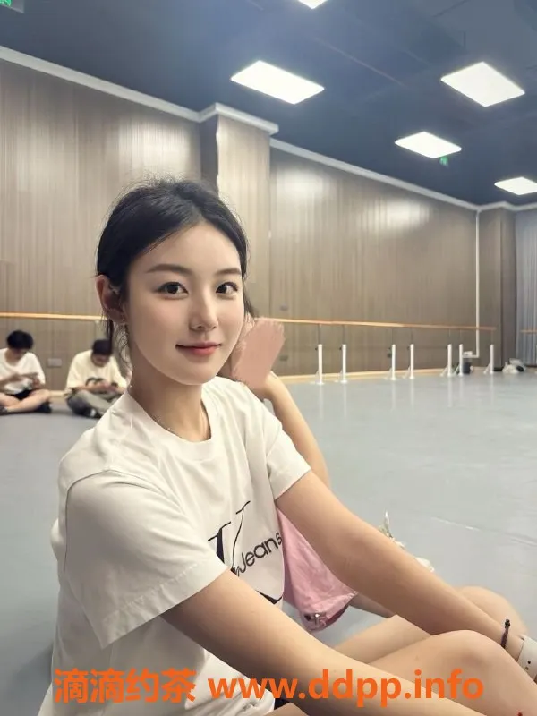 常州楼凤-武进湖塘公寓嫩妹御姐，172CM陪浴服务！