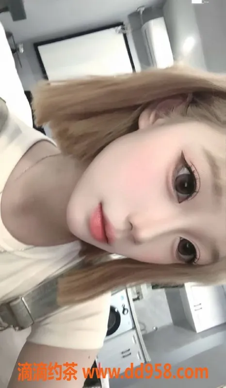 常州楼凤-新北小萝莉，160cm 80斤 18岁嫩妹，陪浴服务