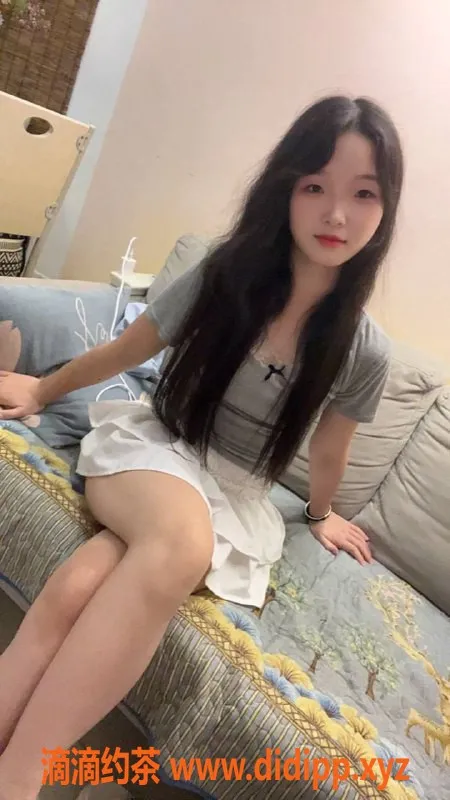 惠州楼凤-淡水小柚子，160高45重，20岁B罩杯