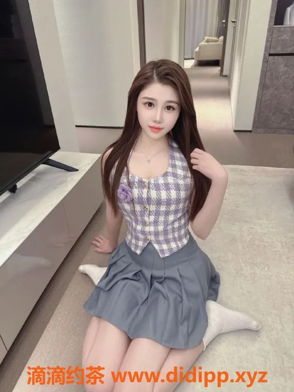 常州楼凤-武进杨扬御姐，163cm大胸陪浴服务