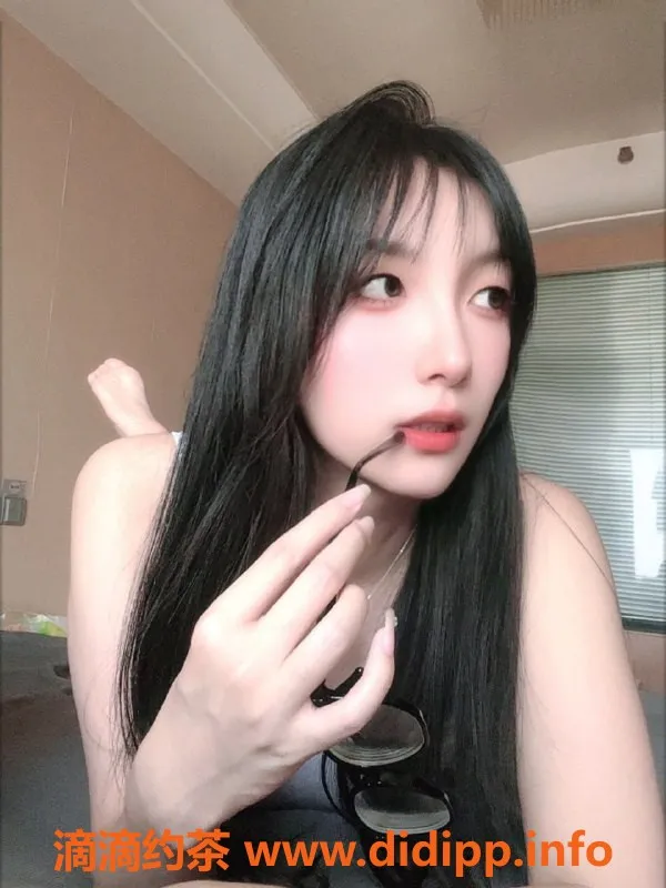 无锡上门服务-上门区小奶猫，胸围C，口活陪浴服务