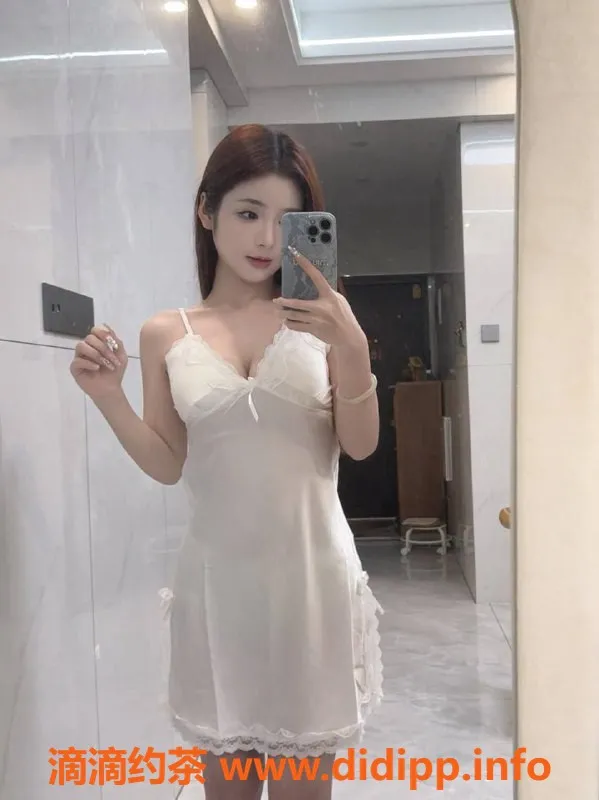 常州楼凤资源信息,菠萝蜜 21岁 妖艳美女 服务多样 价格600