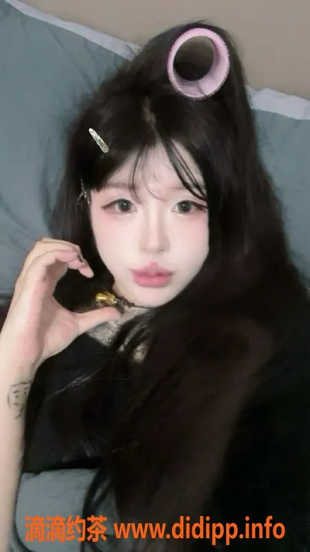 常州楼凤资源信息,武进万博广场大奶美女，175cm高，125斤，800元起