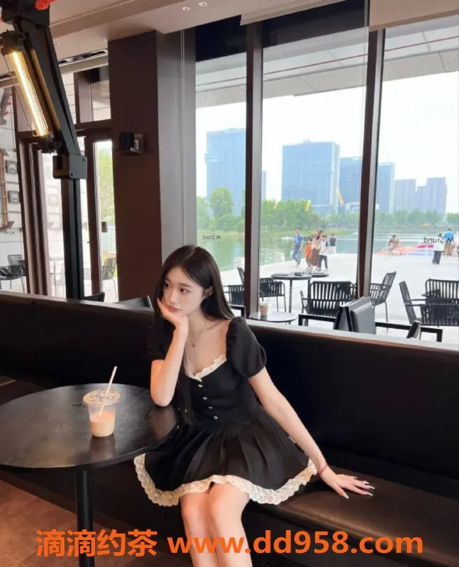 常州楼凤-武进05年学生妹，165cm，95斤，价格亲民