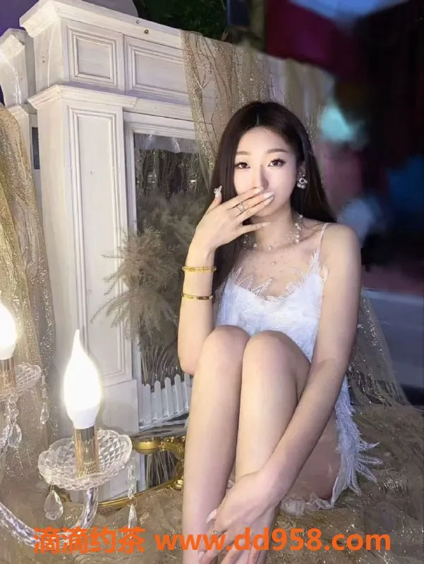 常州楼凤-武进彤彤，166身高19岁嫩妹，服务多样