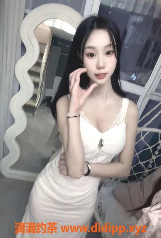 常州楼凤-武进苏依，165cm嫩妹，性感陪浴体验！