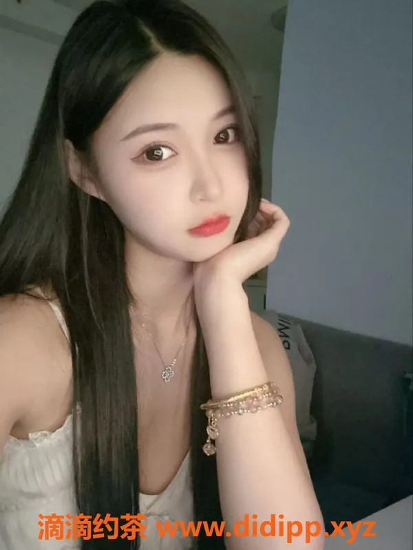 常州楼凤-武进万达文静嫩妹，162cm陪浴服务等你体验！