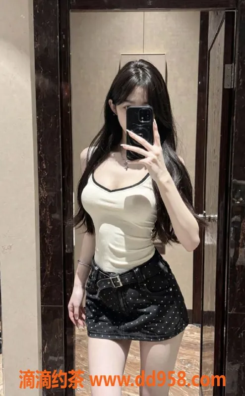 常州楼凤-武进万达文静嫩妹，162cm陪浴服务等你体验！