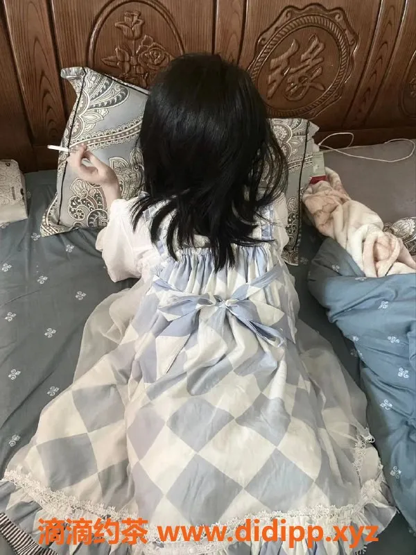 成都楼凤资源信息,成都兼职车婷婷，16岁大长腿，500元服务