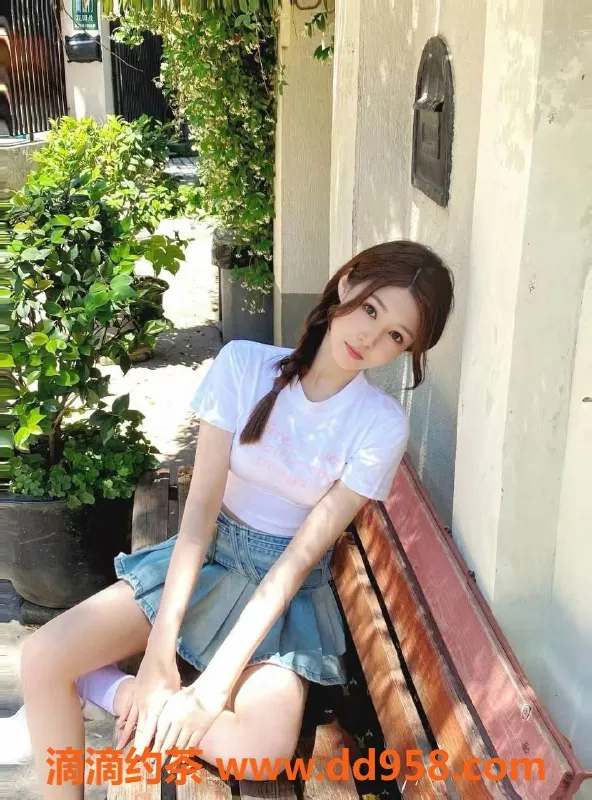 温州楼凤-温州崽崽，168cm C罩，49斤纯欲服务