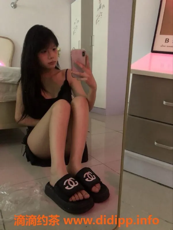 常州楼凤-新北小虎牙，163高90重，性感陪浴体验！