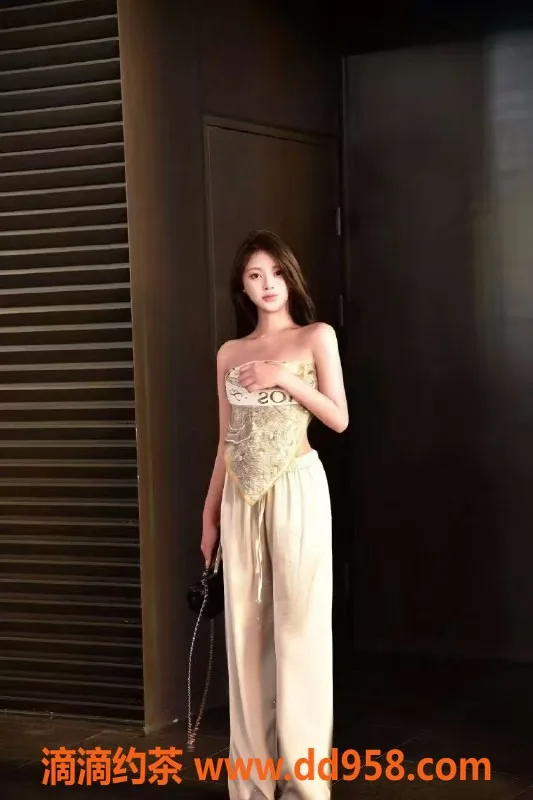 无锡楼凤-梁溪区王傻傻，165cm高颜值陪浴服务