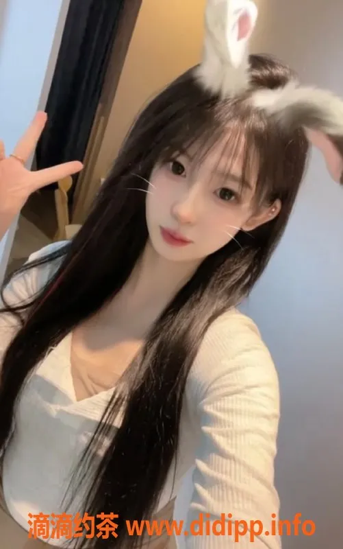 无锡楼凤-锡山区小妮，高颜值丝袜制服服务，1800起