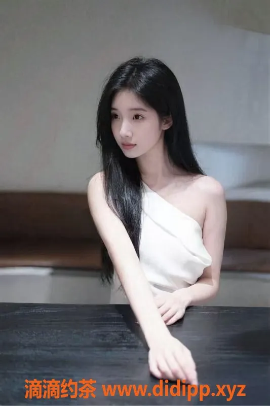 青岛楼凤-青岛乐乐，市北区兼职洗吹座可享丝袜制服服务