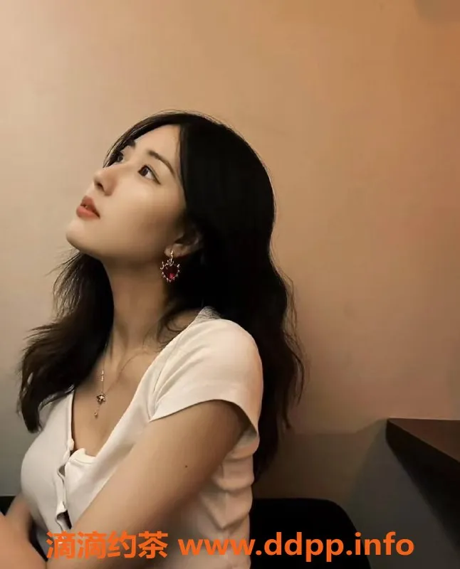 中山楼凤-港口2位美女，清爽快餐350，洗吹做450！