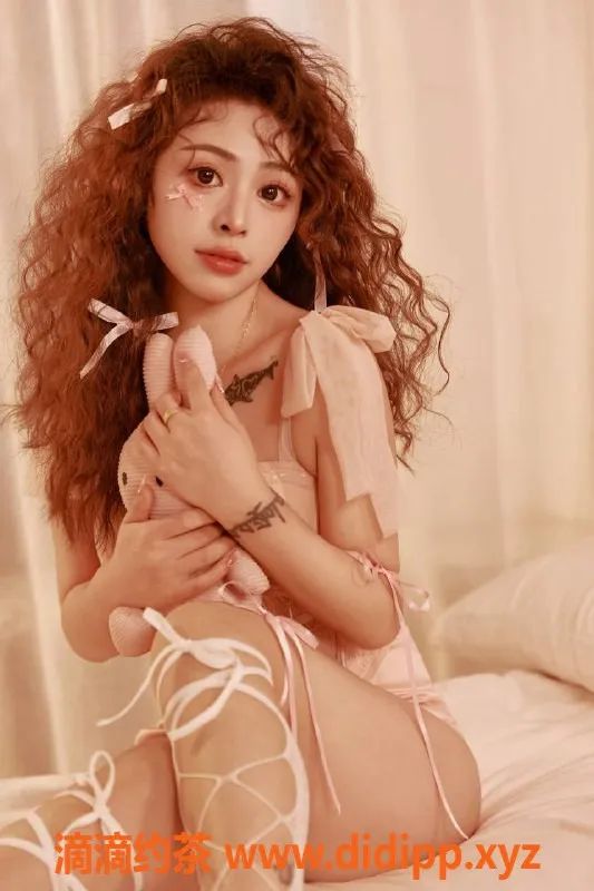 深圳楼凤-宝安02年小妹，身高163，口活超赞，1200元起