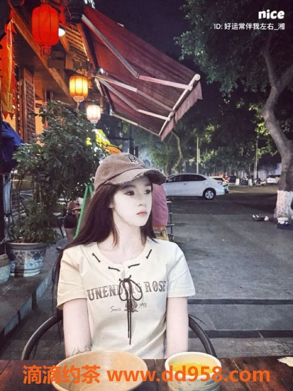 常州楼凤资源信息,武进学妹165身高，陪浴口交，课费800/1600