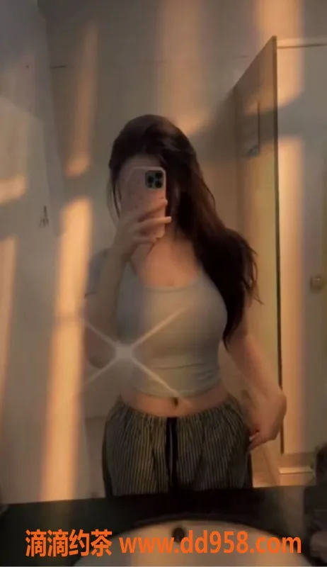 常州楼凤-新北曼哈顿✨图图，165cm，94斤，C杯，陪浴等服务