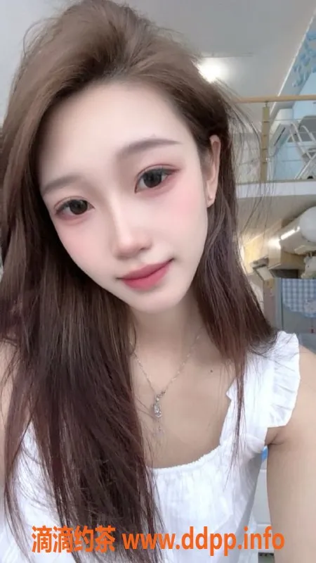 常州楼凤-新北曼哈顿美美，165高90重，800体验