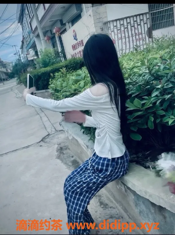 无锡楼凤-锡山区陈诗雨，172高颜值陪浴服务