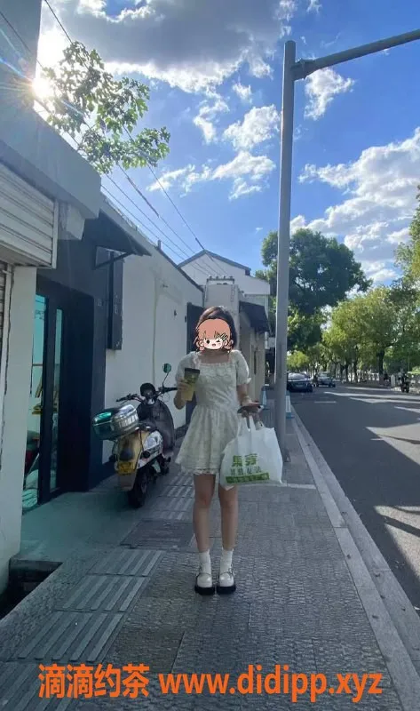 扬州楼凤-泰州海陵糖朵，短发娇小妹，服务一流