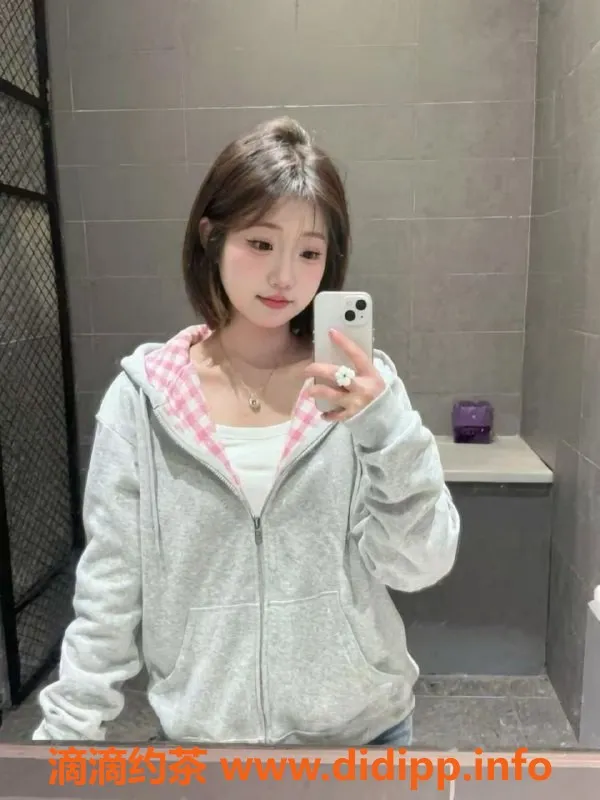 常州楼凤资源信息,武进19岁嫩妹，161cm，胸围C，服务多样