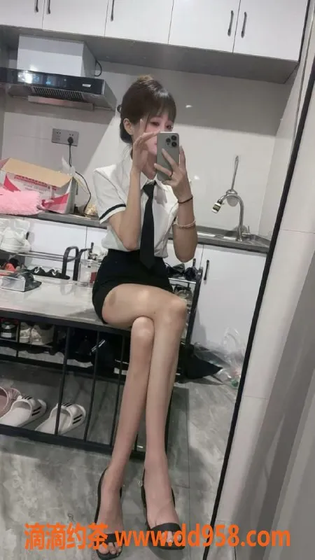 常州楼凤-武进西西：165高挑嫩妹，800元陪浴服务