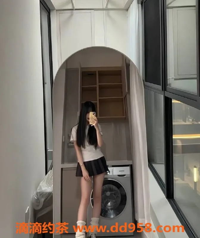 中山楼凤-19岁小雅，C罩杯，古镇600元/次服务