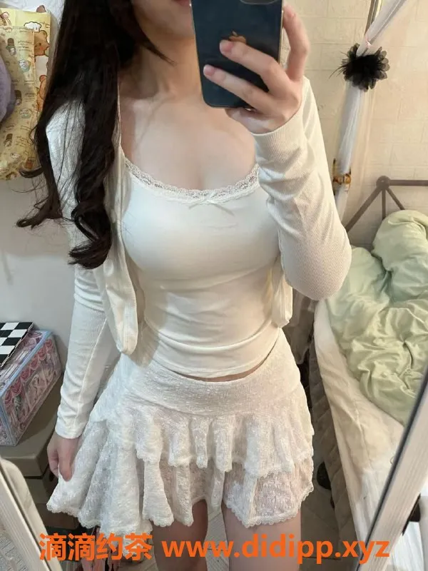 中山楼凤-19岁小羽，古镇 性感34B，服务超棒！