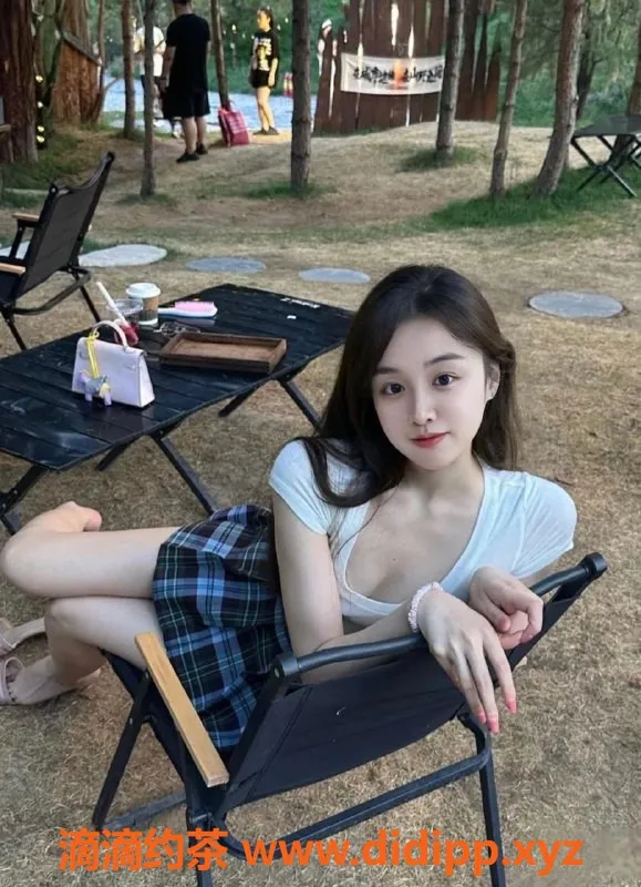 无锡楼凤-梁溪区小小燃，高颜值制服丝袜服务