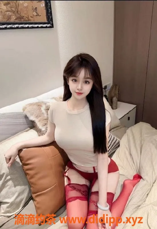 无锡楼凤-梁溪区小小燃，高颜值制服丝袜服务