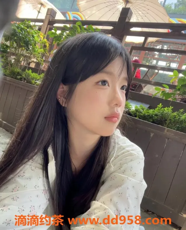 无锡楼凤资源信息,锡山区林依依探花，高颜值制服丝袜服务