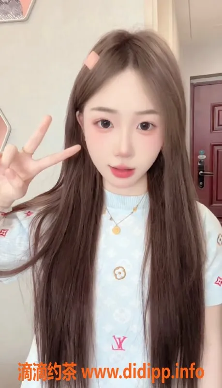 无锡楼凤-梁溪区高颜值苏雨，165/51kg甜美嫩妹