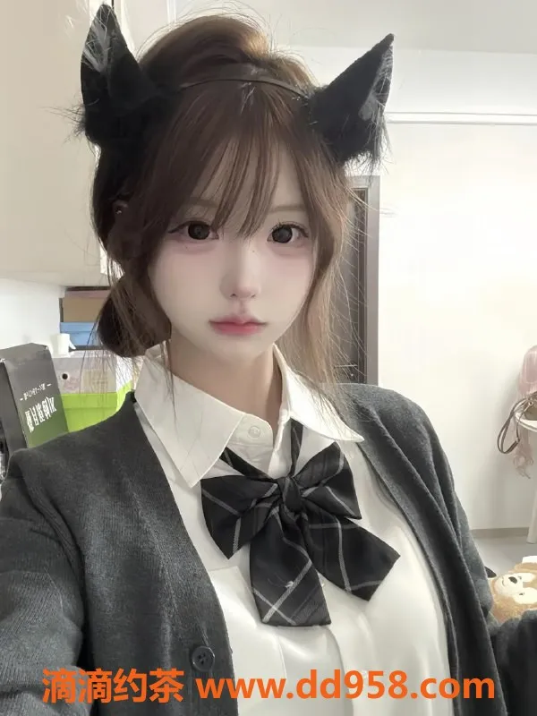 无锡楼凤-惠山区甜妹，165高颜值，50kg制服丝袜陪浴