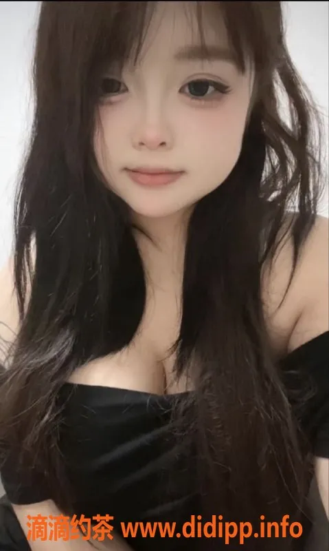 常州楼凤-新北大胸学生妹，160cm，110斤，热情服务