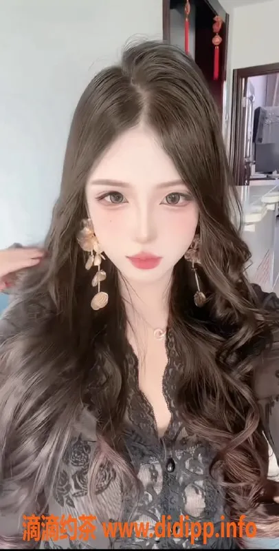 无锡楼凤-梁溪区高颜值小迪，173cm 54kg 性感陪浴服务